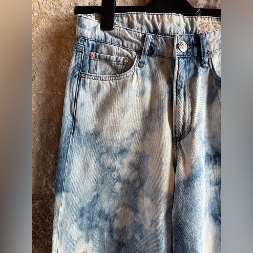 rag & bone Relaxed Tie-Dye Jeans in Light and Dark Blue - Picture 4 of 4